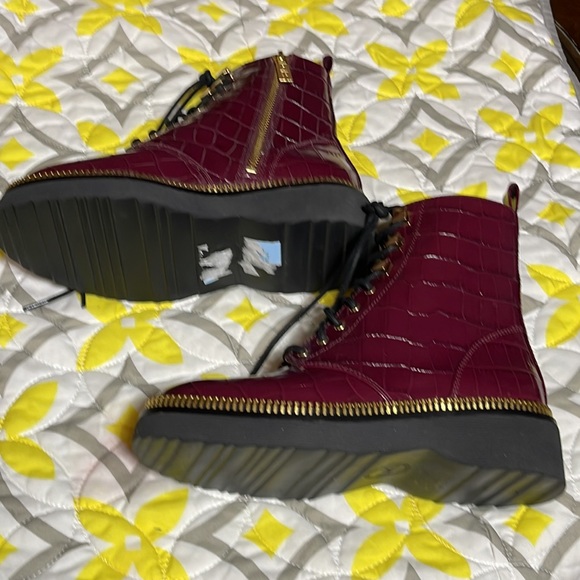 Michael Kors Haskell Crocodile Embossed Leather Combat Boot Size 5M New - Picture 5 of 13